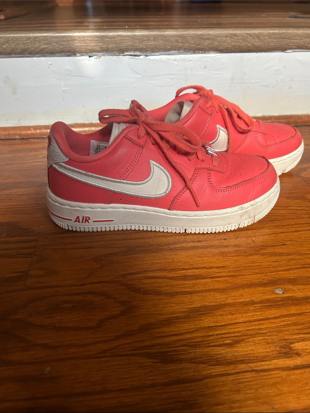 Girls Nike Air Force 1 Low - Coral Red with White Swoosh Sizze 5.5